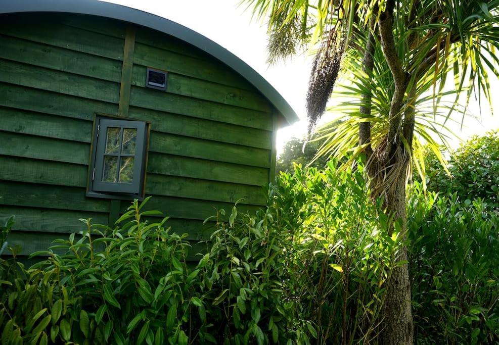 Romantic Retreat - Luxury Shepherds Hut + Hot Tub! Camborne Exterior foto